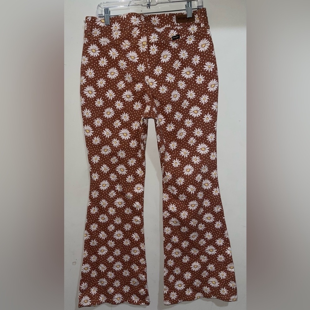 NWoT Wrangler high Rise Fierce Flare leg Daisy Print Floral Jeans - Picture 8 of 11